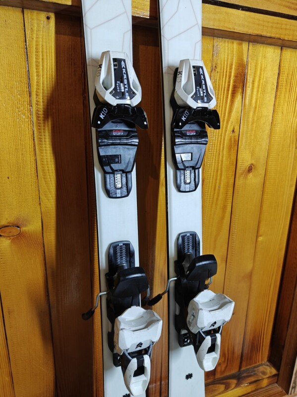 LYŽE KASTLE QUARTZ 72 150CM